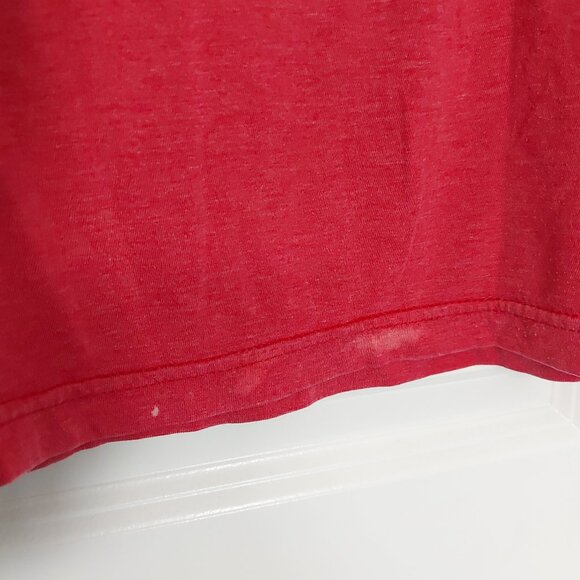 Red Levi's Logo tshirt - Picture 6 of 7